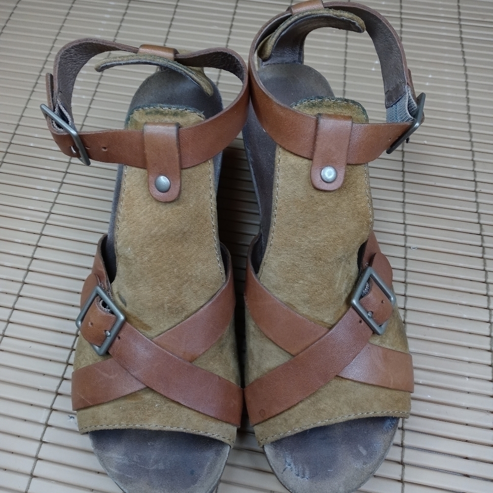 Dansko women's brown suede & leather 3" block heel